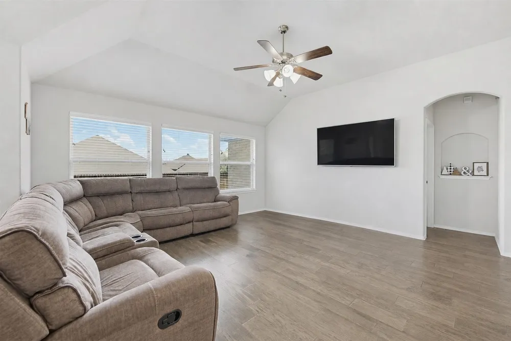 105 Cheryl Drive Keene, TX 76059