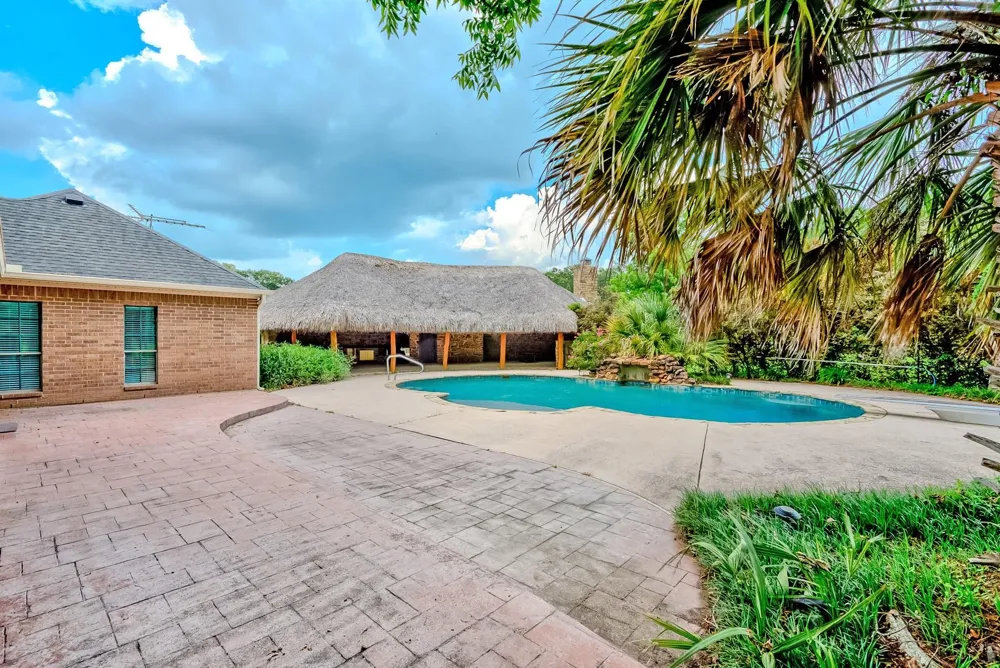 5200 Main Street Vidor, TX 77662