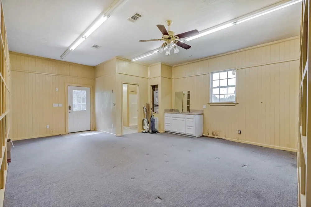 5200 Main Street Vidor, TX 77662
