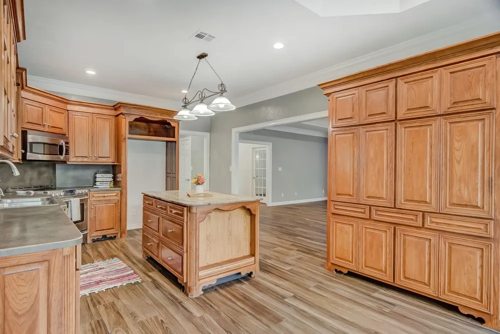 5200 Main Street Vidor, TX 77662