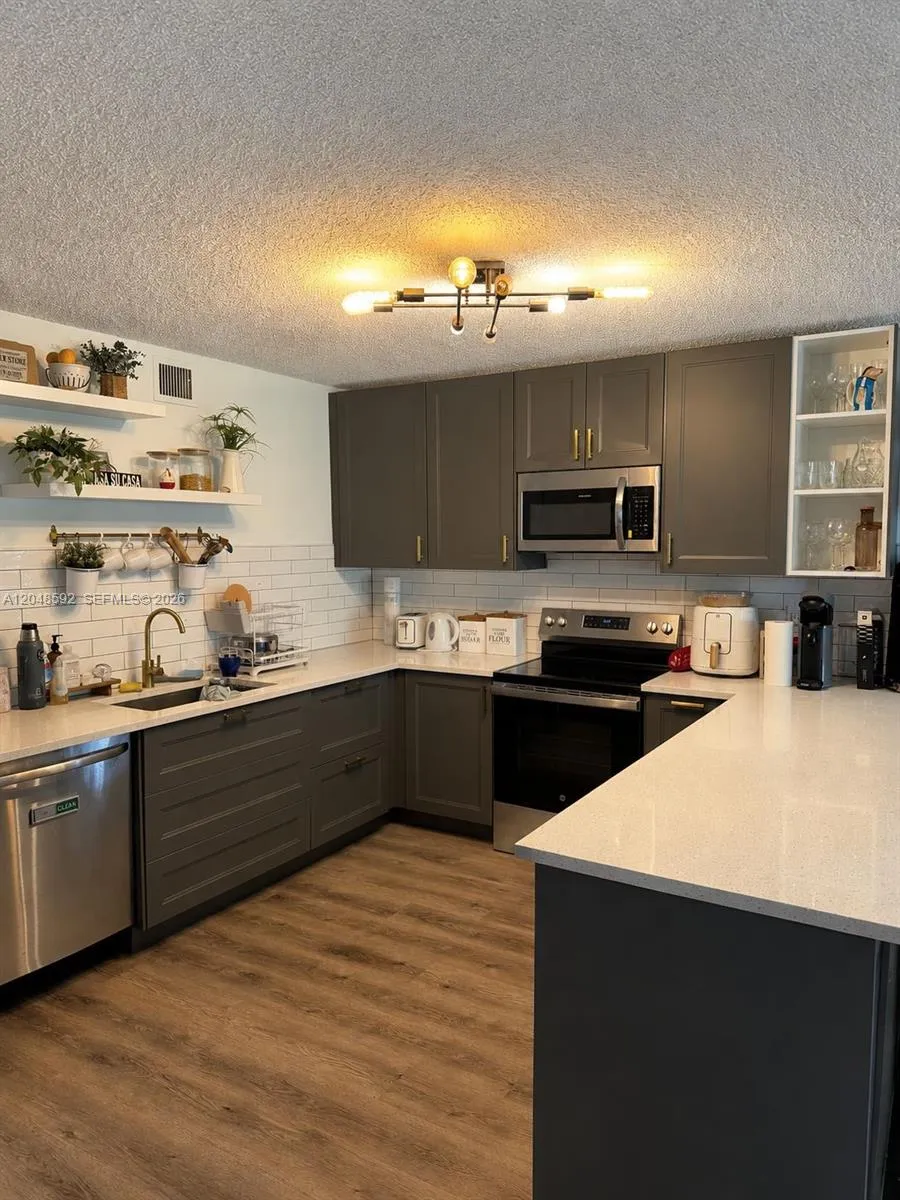 16171 Blatt Blvd #412 Weston, FL 33326