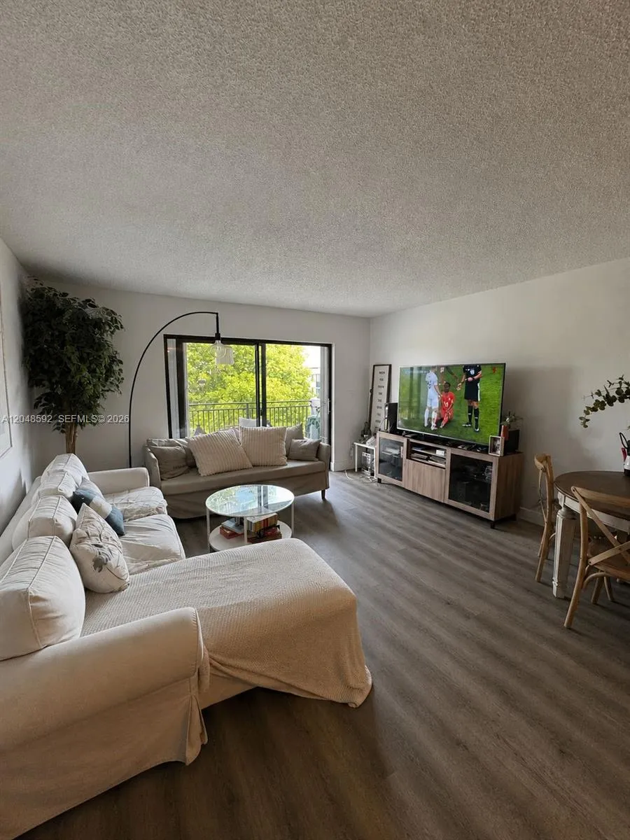 16171 Blatt Blvd #412 Weston, FL 33326