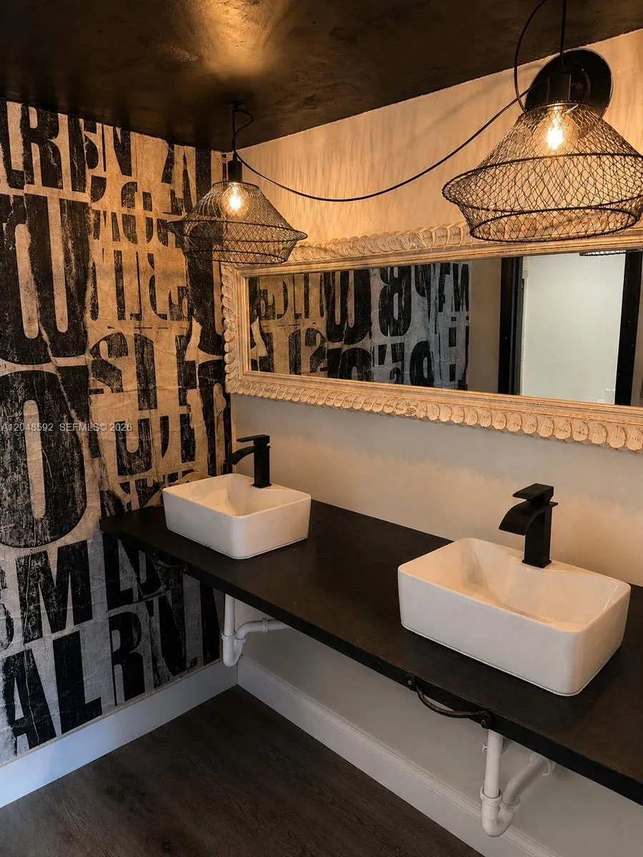 16171 Blatt Blvd #412 Weston, FL 33326