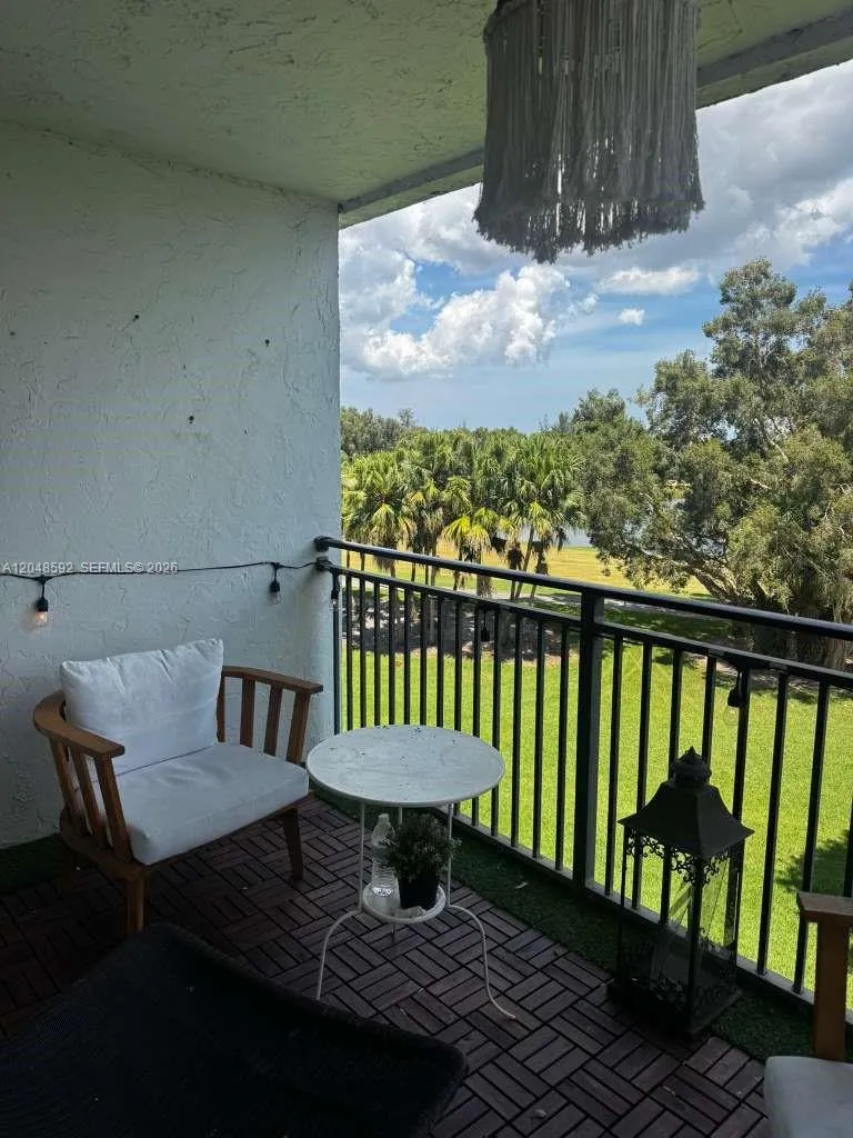 16171 Blatt Blvd #412 Weston, FL 33326