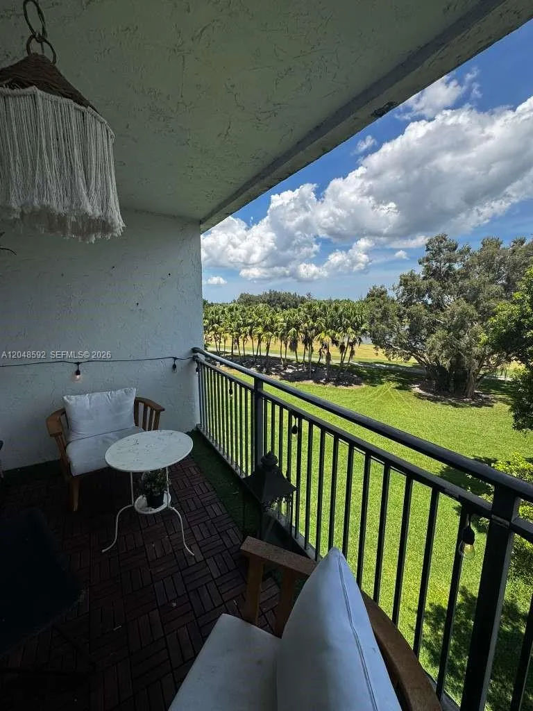16171 Blatt Blvd #412 Weston, FL 33326