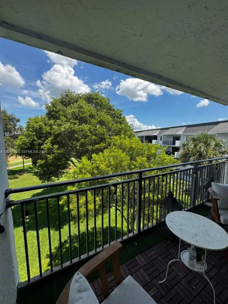 16171 Blatt Blvd #412 Weston, FL 33326