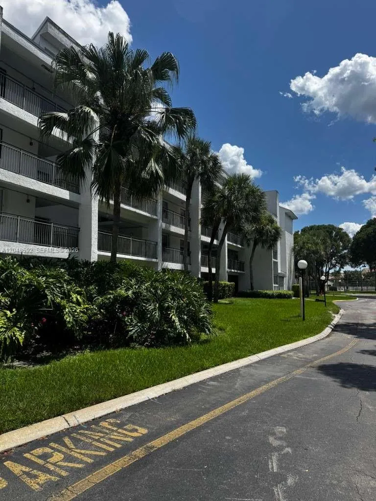 16171 Blatt Blvd #412 Weston, FL 33326