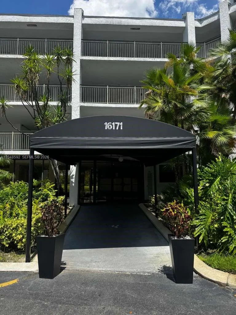 16171 Blatt Blvd #412 Weston, FL 33326