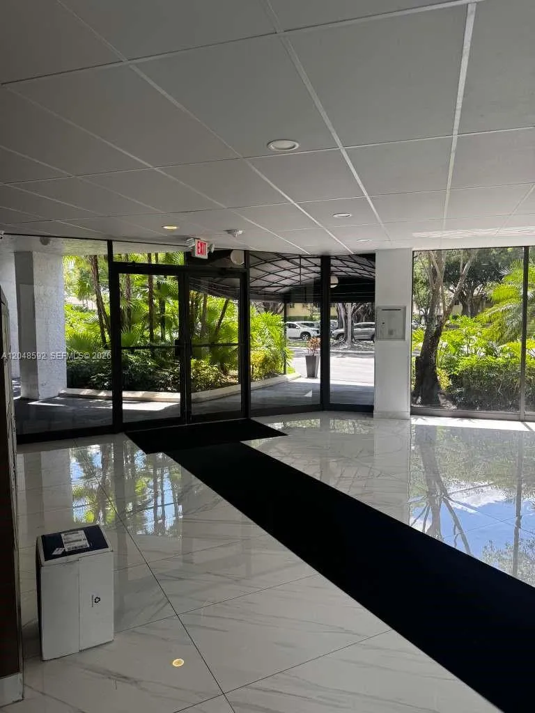 16171 Blatt Blvd #412 Weston, FL 33326