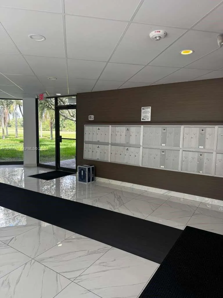 16171 Blatt Blvd #412 Weston, FL 33326