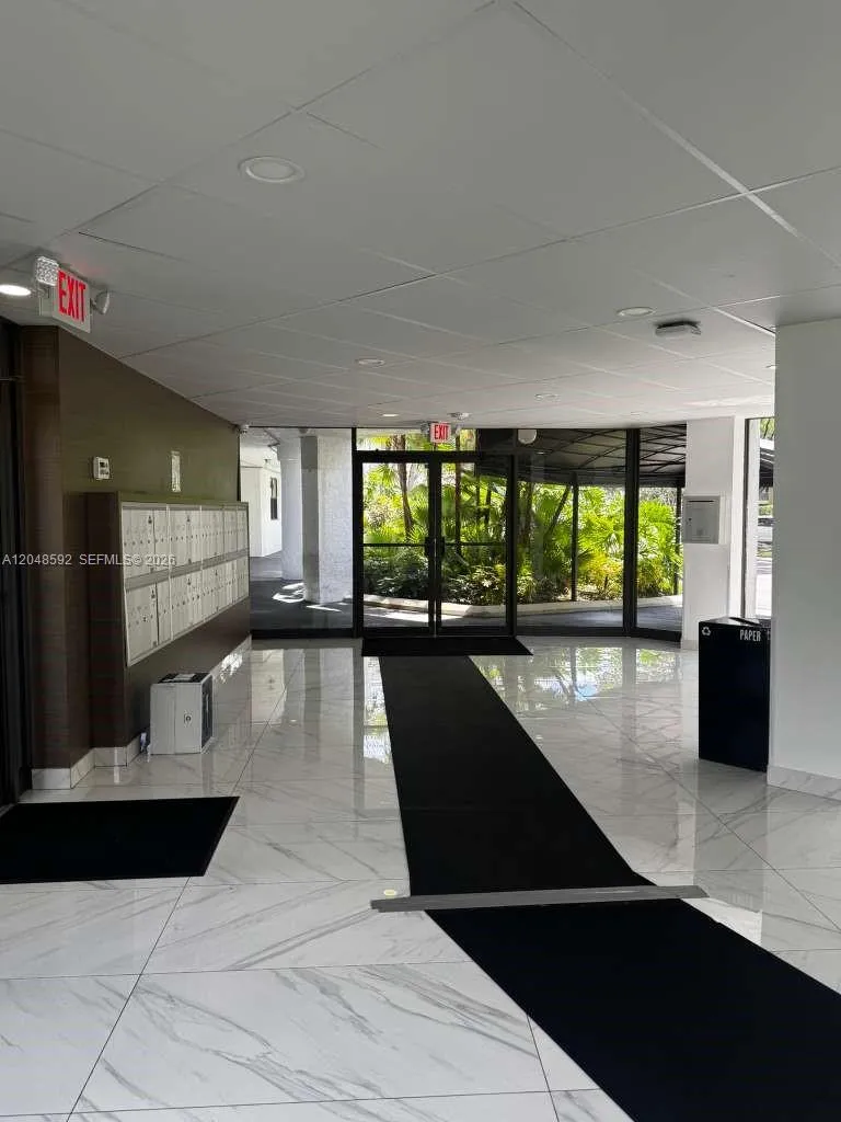 16171 Blatt Blvd #412 Weston, FL 33326