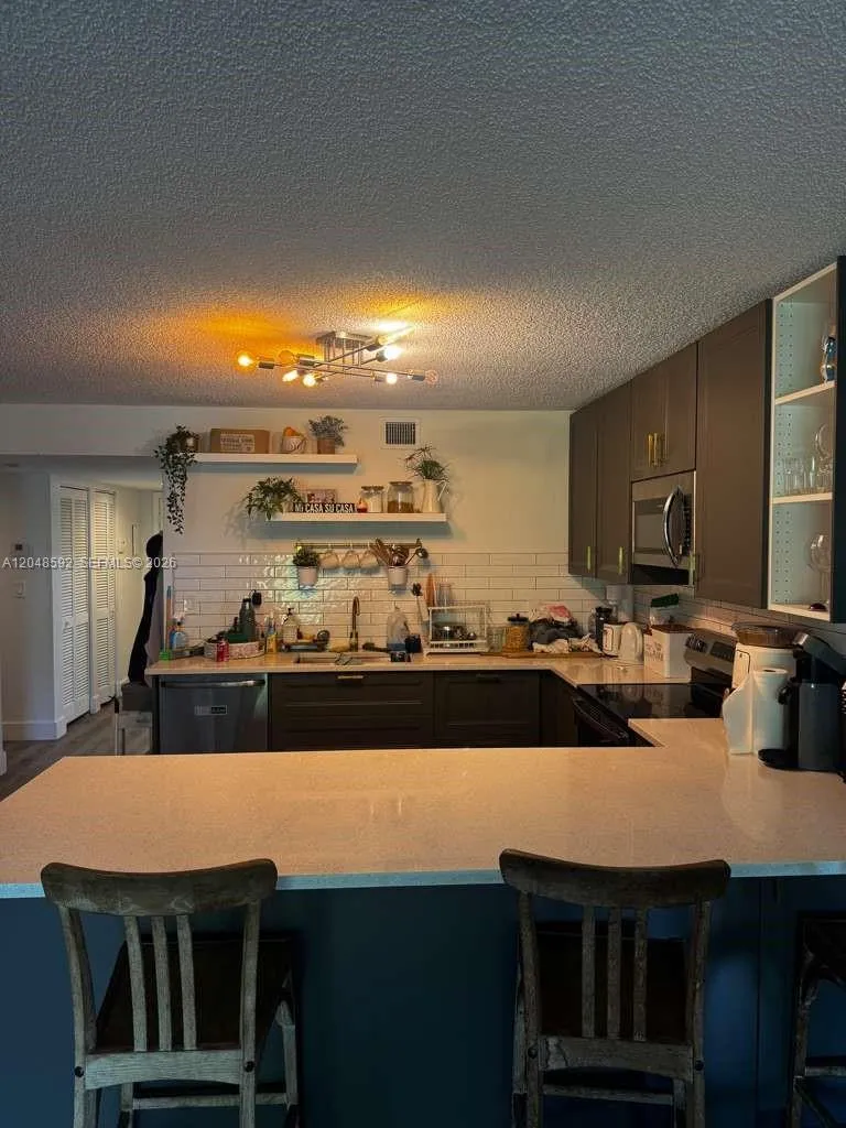 16171 Blatt Blvd #412 Weston, FL 33326