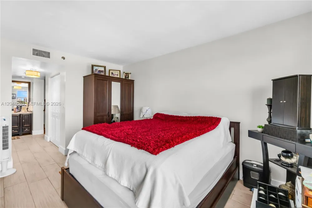 2351 Douglas Rd #1101 Miami, FL 33145
