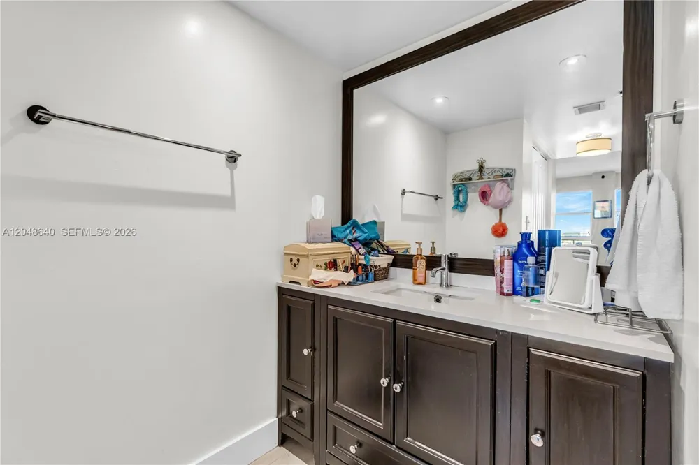 2351 Douglas Rd #1101 Miami, FL 33145