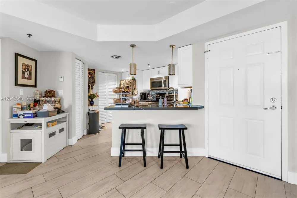 2351 Douglas Rd #1101 Miami, FL 33145