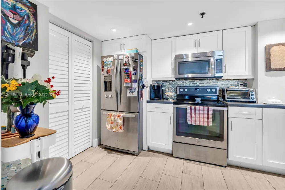 2351 Douglas Rd #1101 Miami, FL 33145