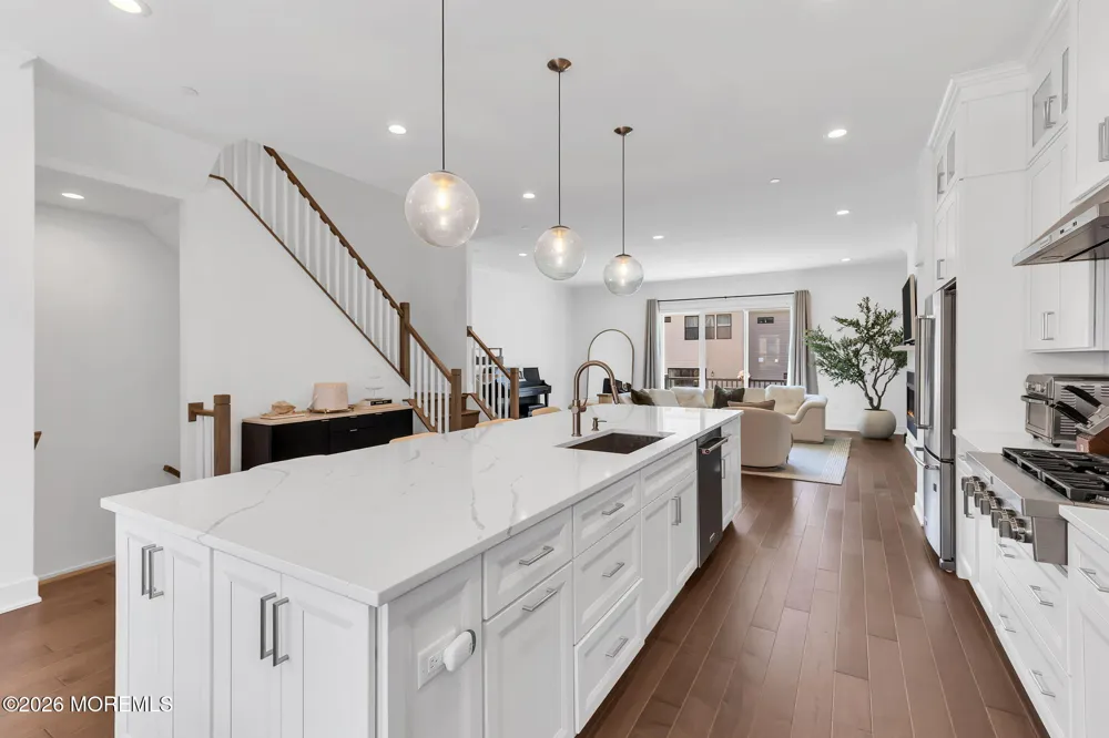 27 Linder Court Middletown, NJ 07748