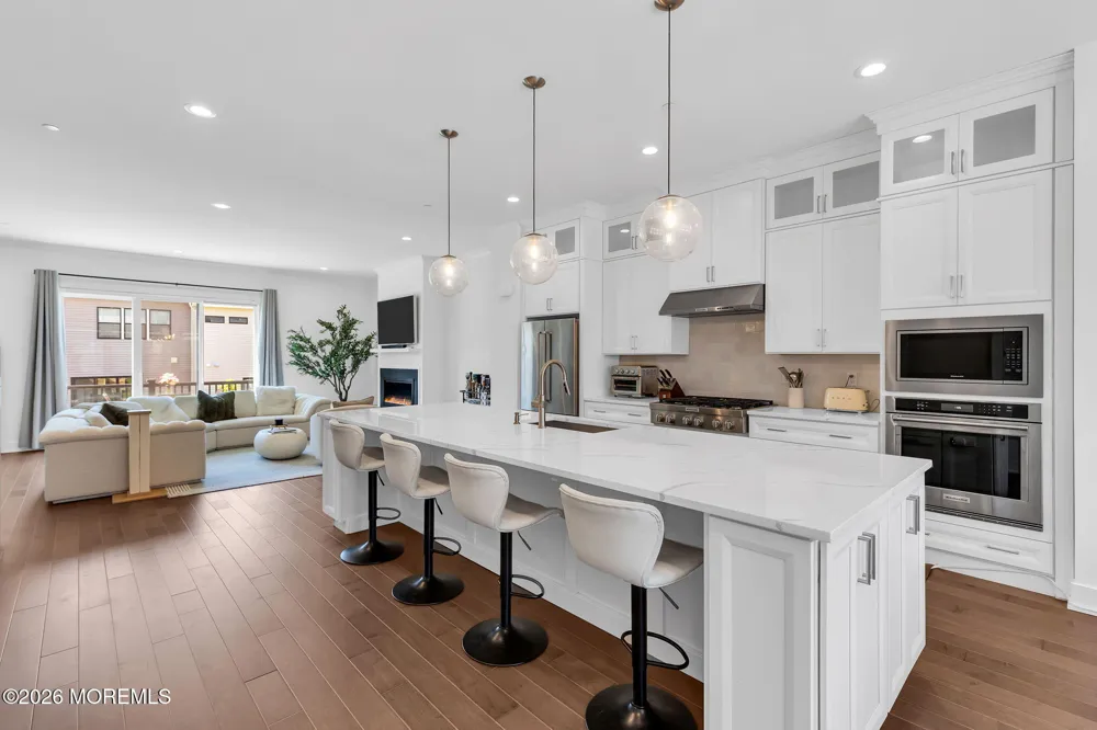 27 Linder Court Middletown, NJ 07748