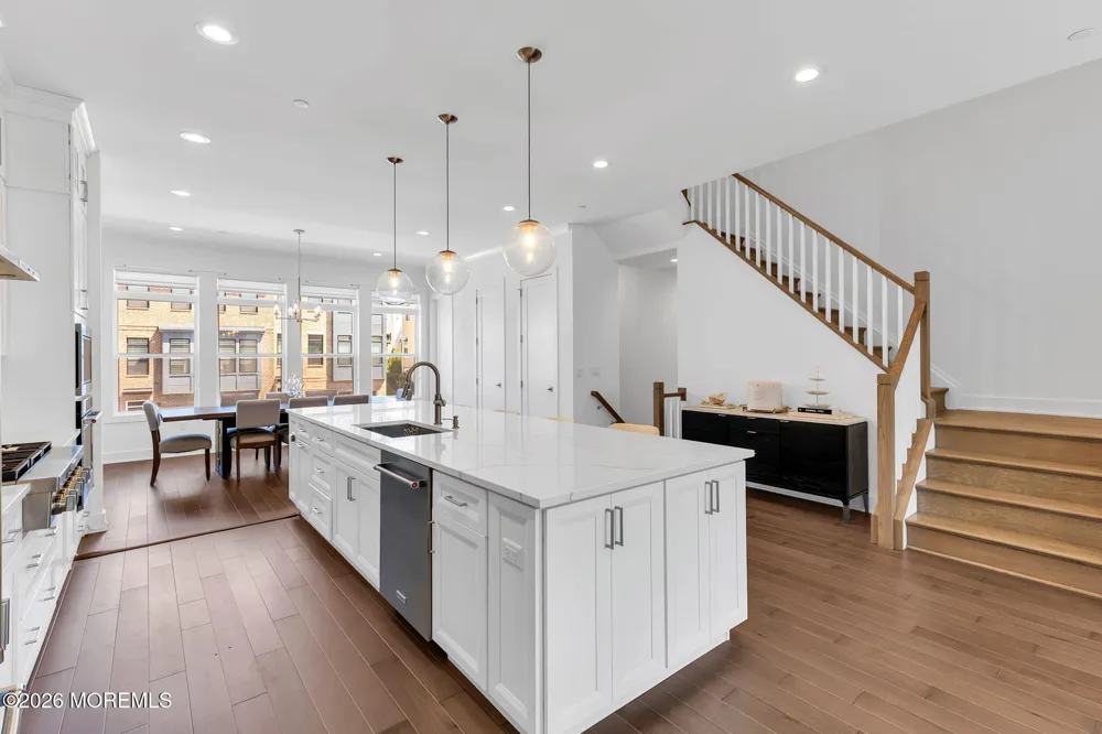 27 Linder Court Middletown, NJ 07748