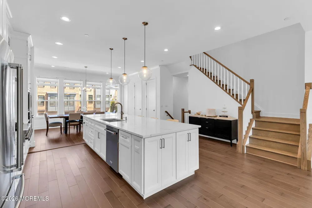 27 Linder Court Middletown, NJ 07748