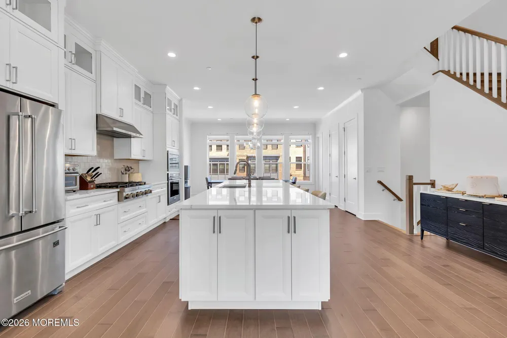 27 Linder Court Middletown, NJ 07748
