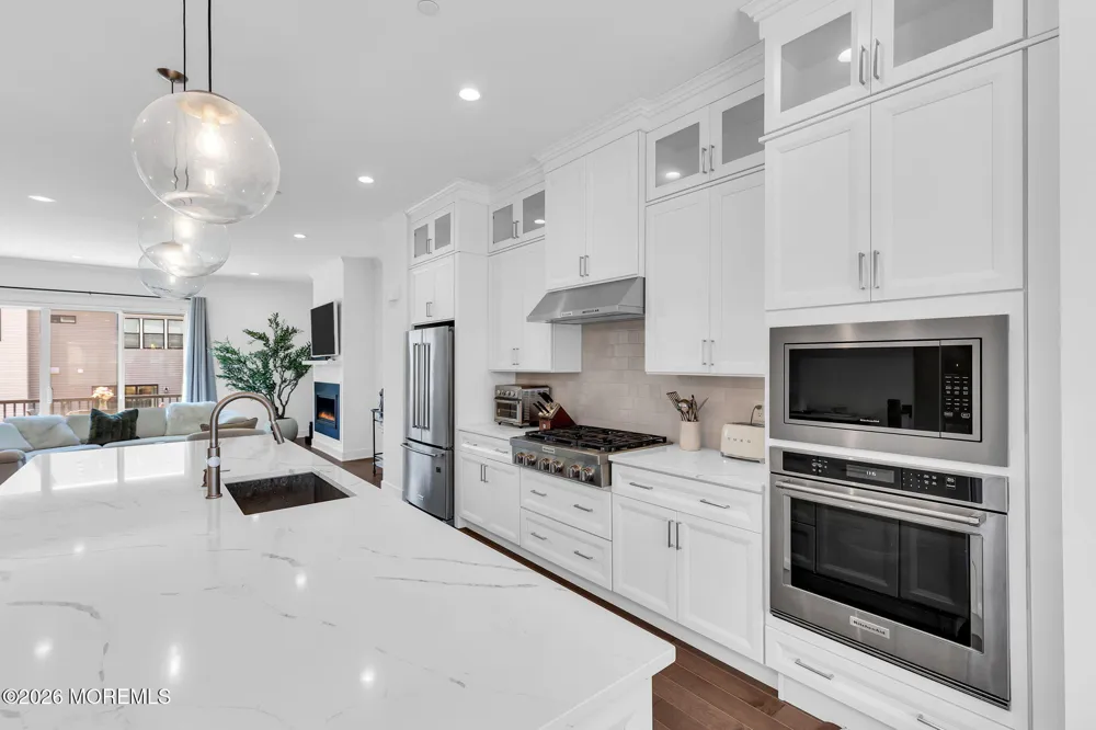 27 Linder Court Middletown, NJ 07748