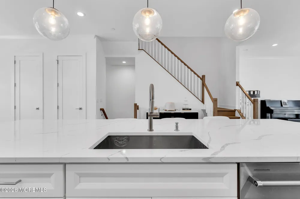 27 Linder Court Middletown, NJ 07748