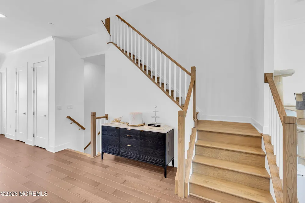 27 Linder Court Middletown, NJ 07748