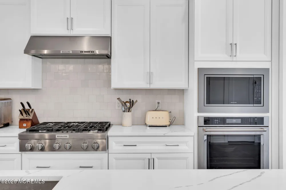 27 Linder Court Middletown, NJ 07748