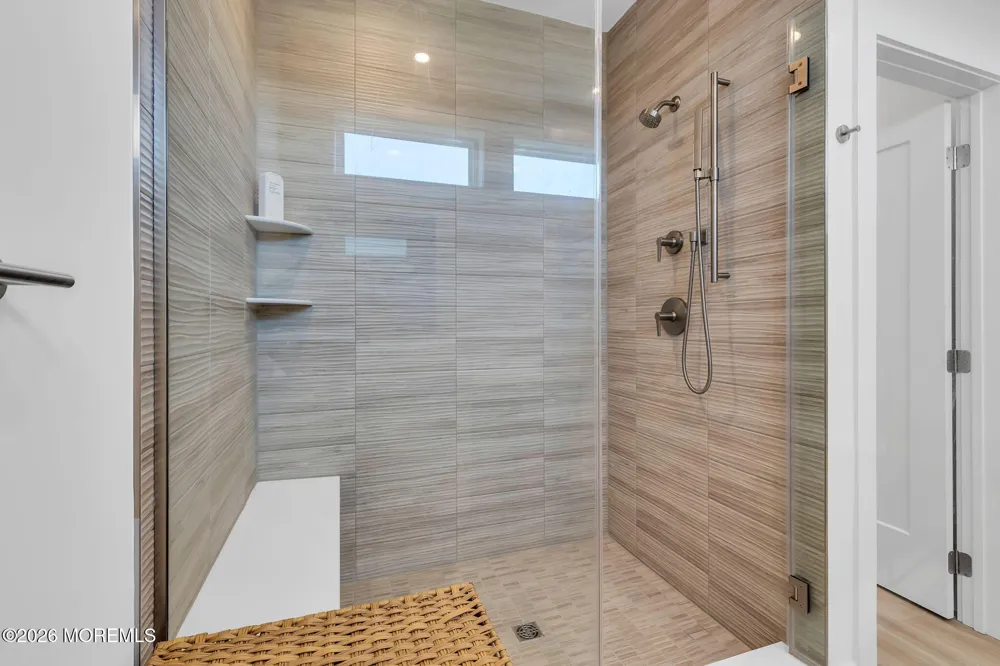 27 Linder Court Middletown, NJ 07748