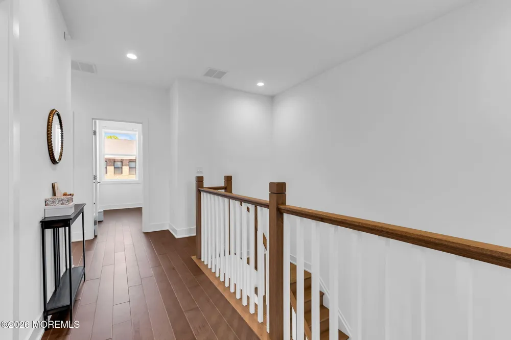 27 Linder Court Middletown, NJ 07748