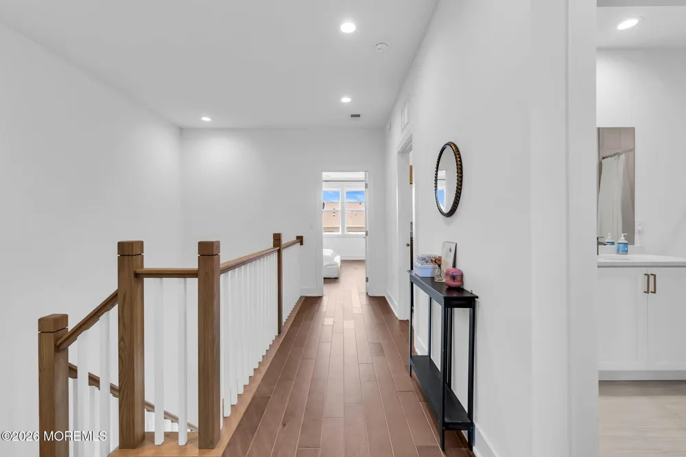 27 Linder Court Middletown, NJ 07748