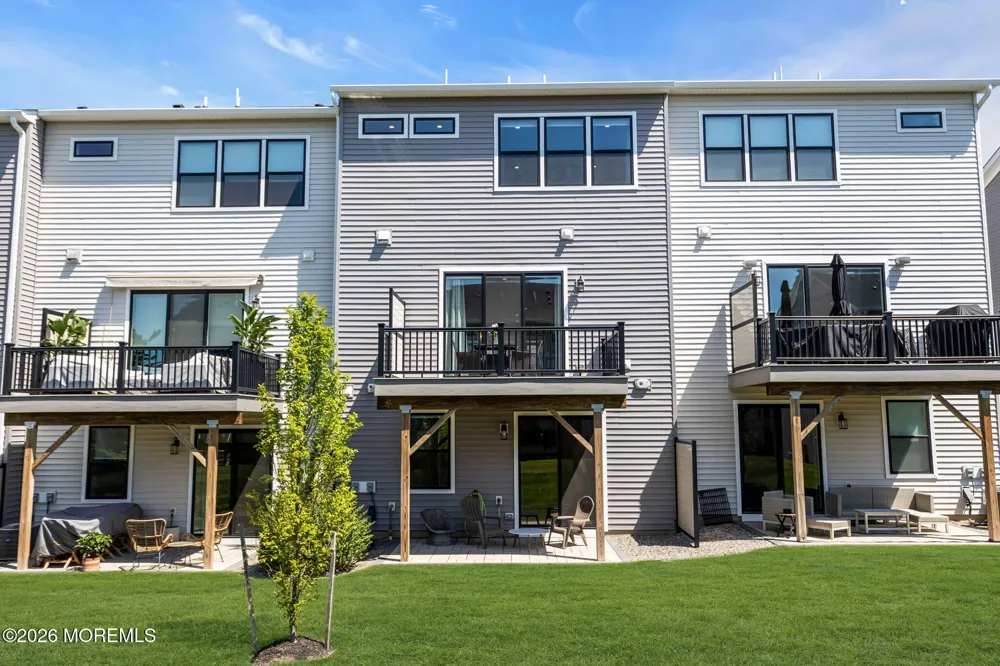 27 Linder Court Middletown, NJ 07748