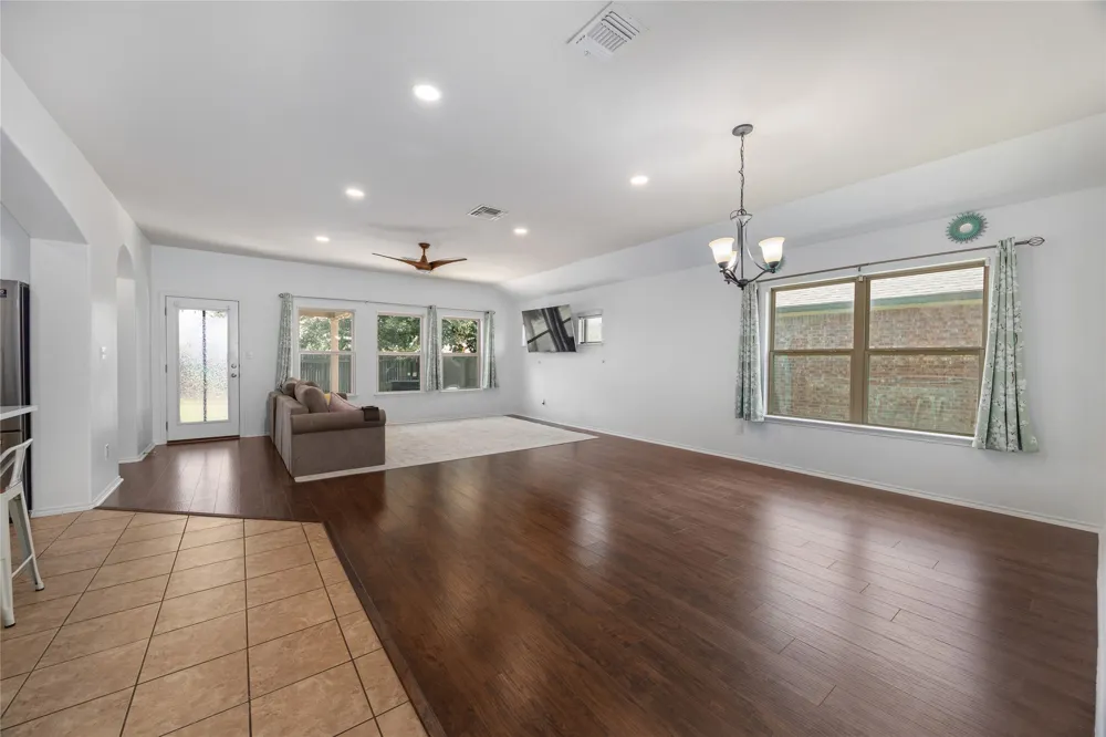 18717 Leigh Lane Pflugerville, TX 78660