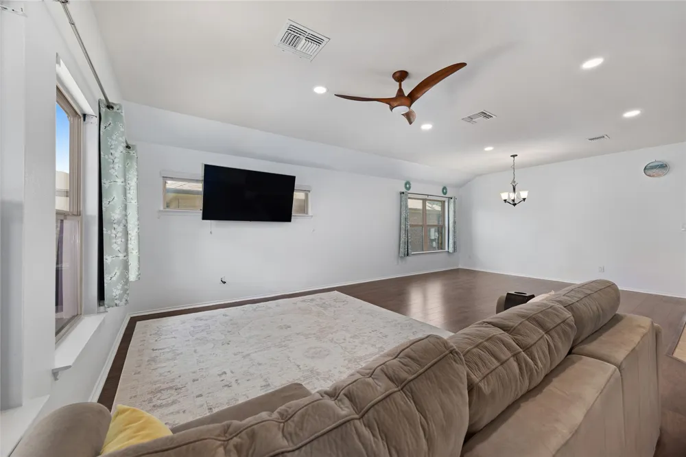 18717 Leigh Lane Pflugerville, TX 78660