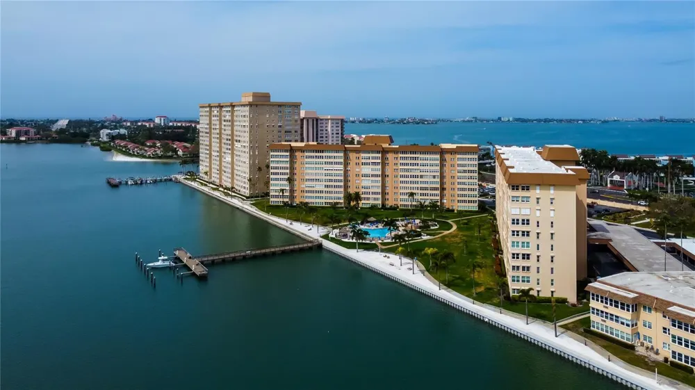 5200 BRITTANY DRIVE S #204 St Petersburg, FL 33715