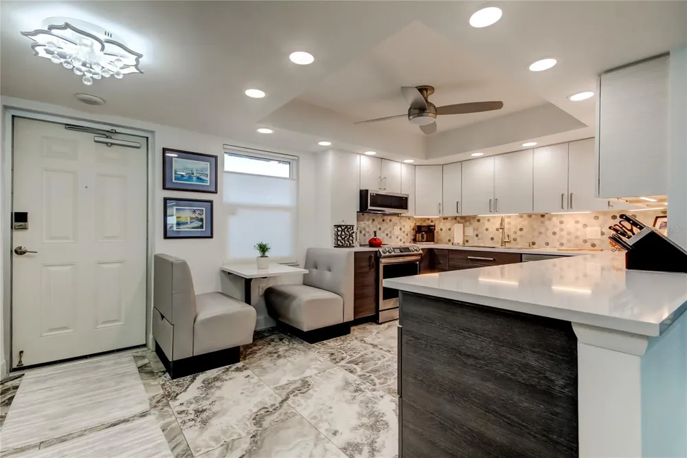 5200 BRITTANY DRIVE S #204 St Petersburg, FL 33715