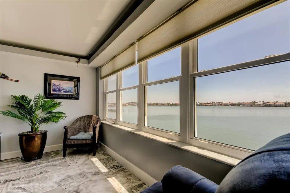 5200 BRITTANY DRIVE S #204 St Petersburg, FL 33715