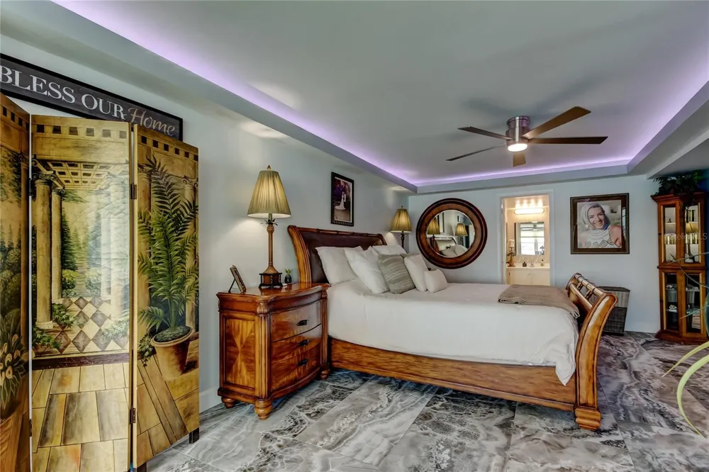 5200 BRITTANY DRIVE S #204 St Petersburg, FL 33715