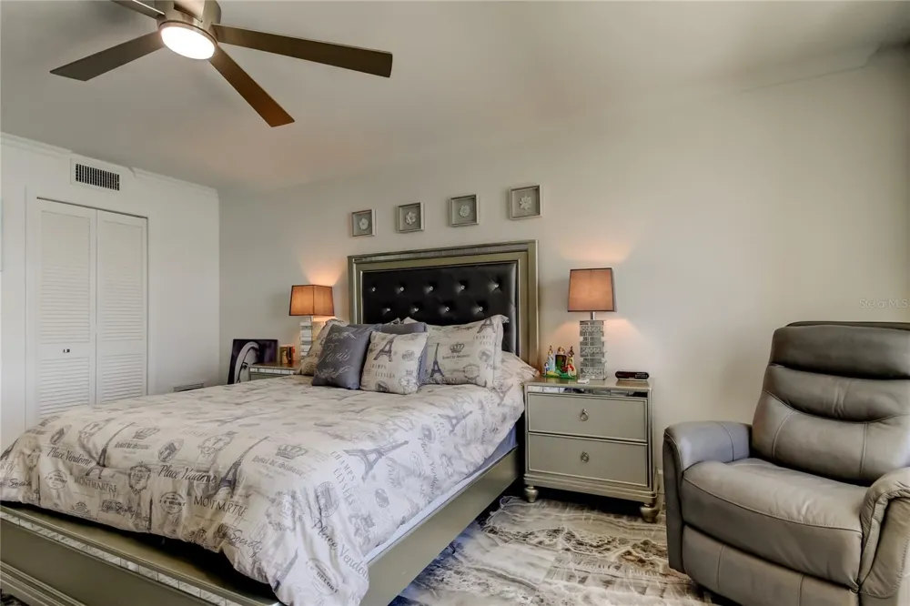 5200 BRITTANY DRIVE S #204 St Petersburg, FL 33715
