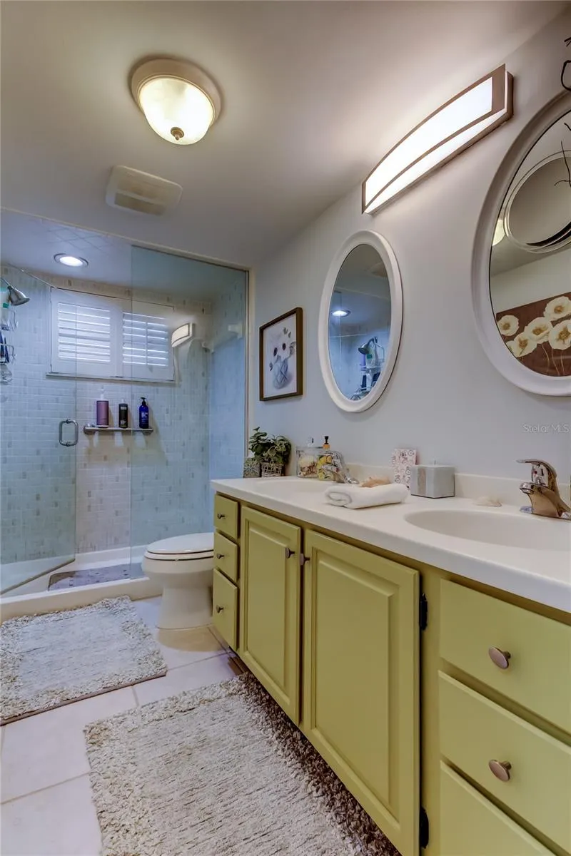 5200 BRITTANY DRIVE S #204 St Petersburg, FL 33715