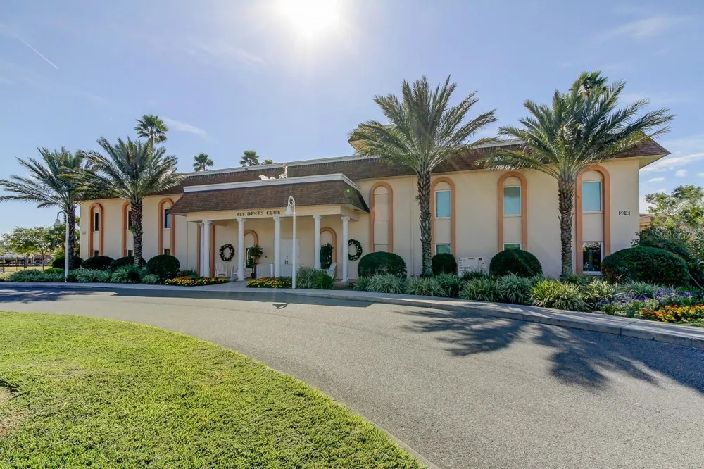 5200 BRITTANY DRIVE S #204 St Petersburg, FL 33715
