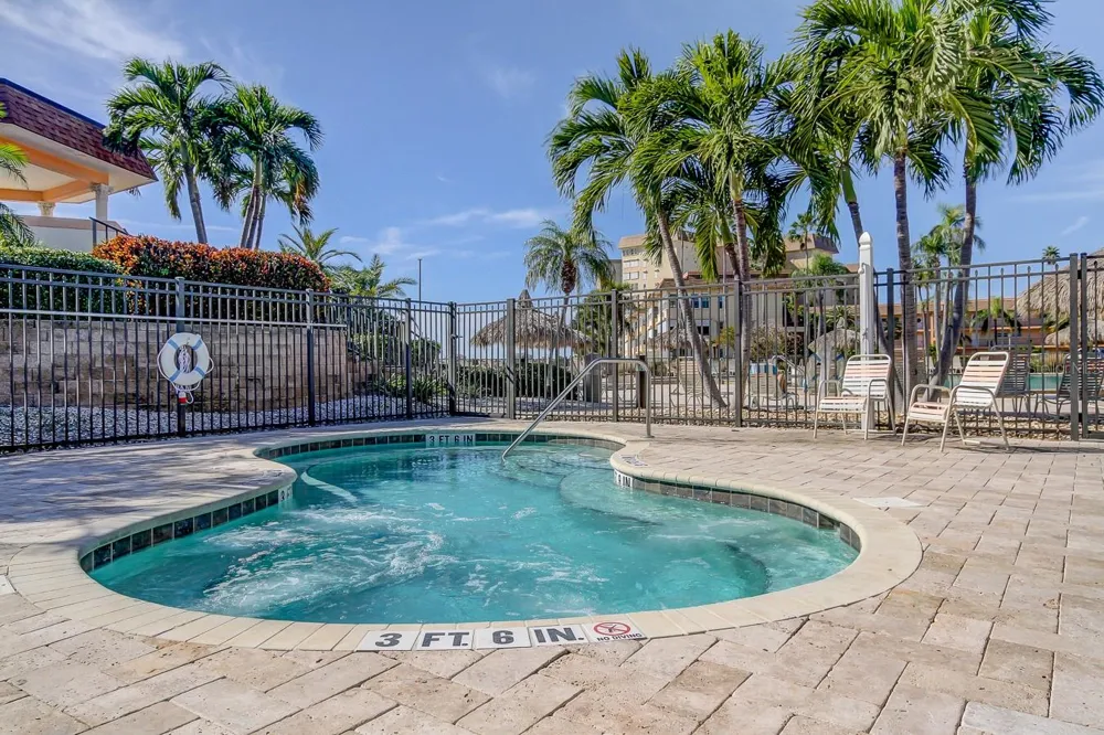 5200 BRITTANY DRIVE S #204 St Petersburg, FL 33715