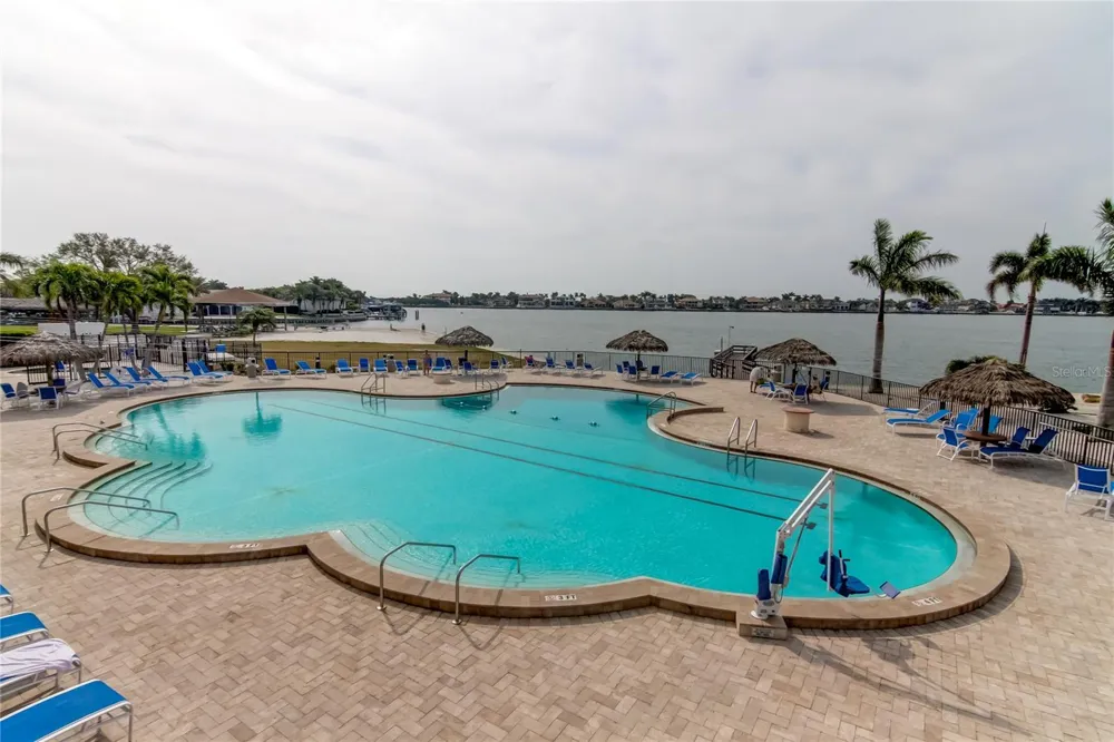 5200 BRITTANY DRIVE S #204 St Petersburg, FL 33715