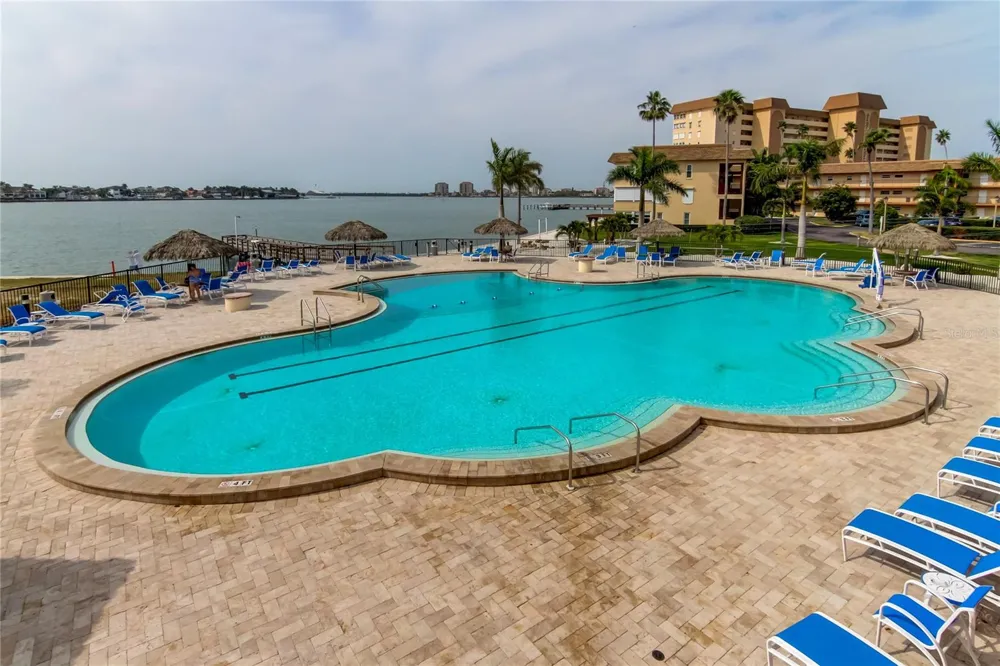 5200 BRITTANY DRIVE S #204 St Petersburg, FL 33715