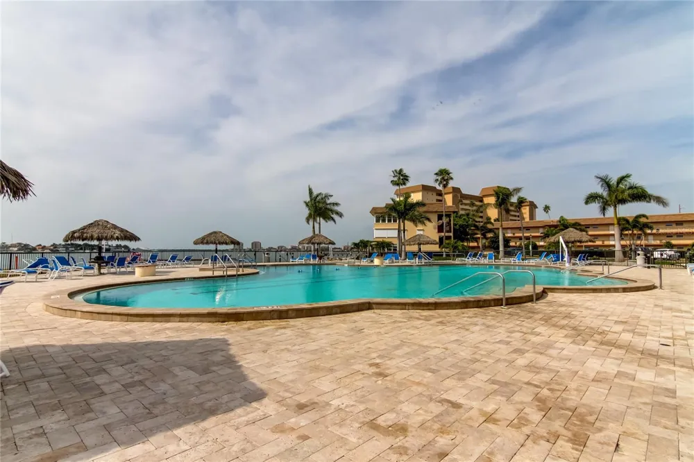 5200 BRITTANY DRIVE S #204 St Petersburg, FL 33715
