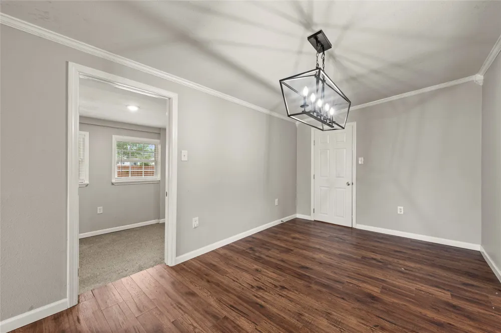 1305 S Robinson Drive Robinson, TX 76706