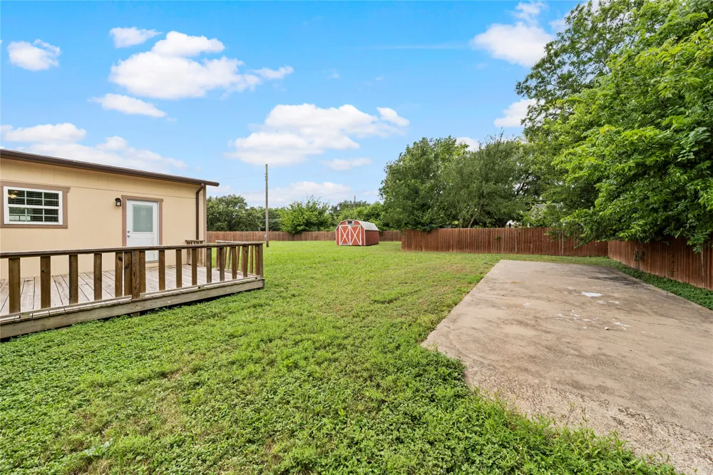 1305 S Robinson Drive Robinson, TX 76706