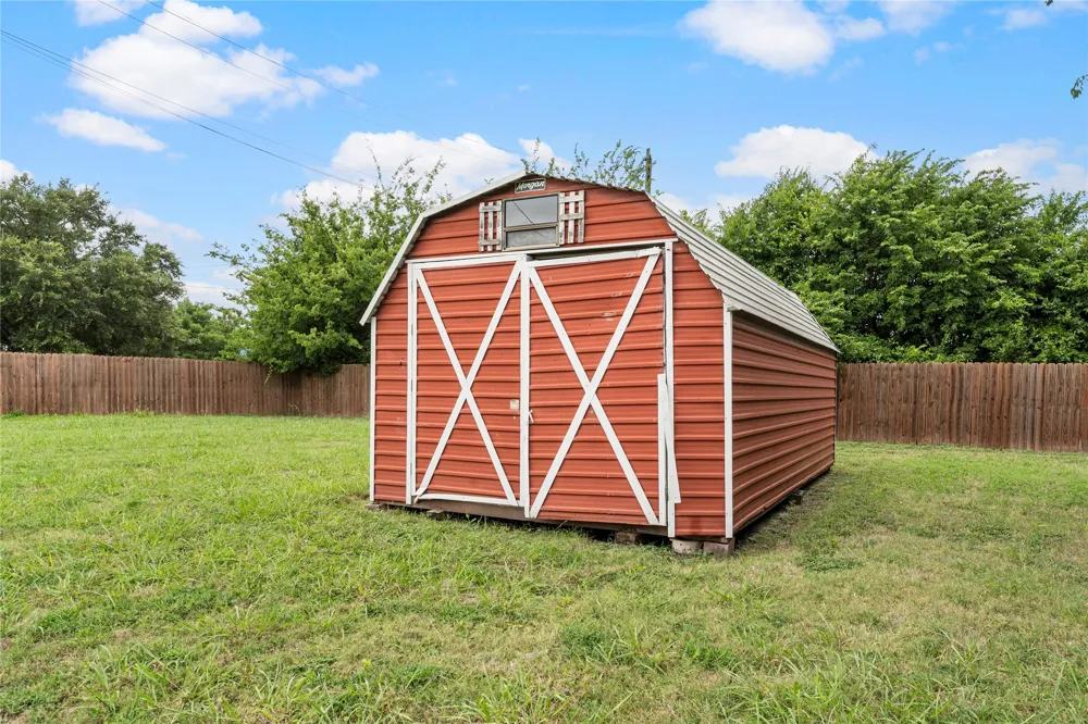 1305 S Robinson Drive Robinson, TX 76706