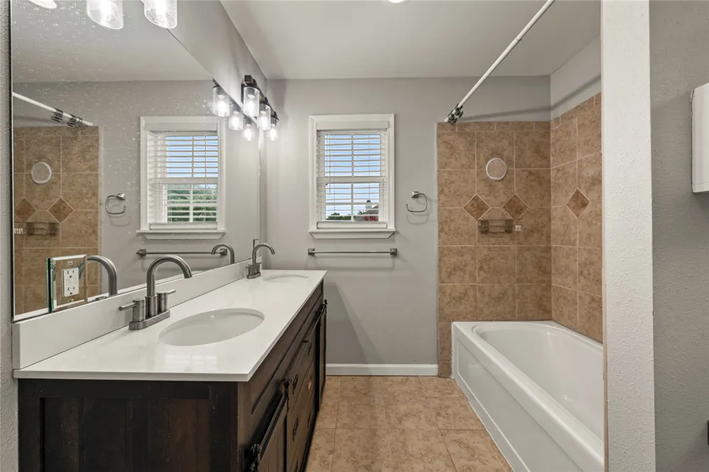 1305 S Robinson Drive Robinson, TX 76706